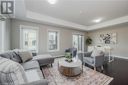 58 - 107 Westra Drive, Guelph/Eramosa, ON - Indoor Photo Showing Living Room