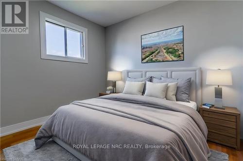 321 Dieppe Street, Welland (773 - Lincoln/Crowland), ON - Indoor Photo Showing Bedroom