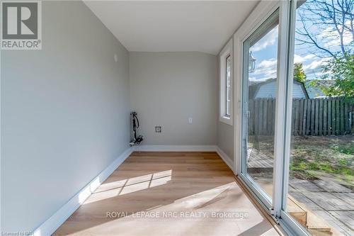 321 Dieppe Street, Welland (773 - Lincoln/Crowland), ON - Indoor Photo Showing Other Room