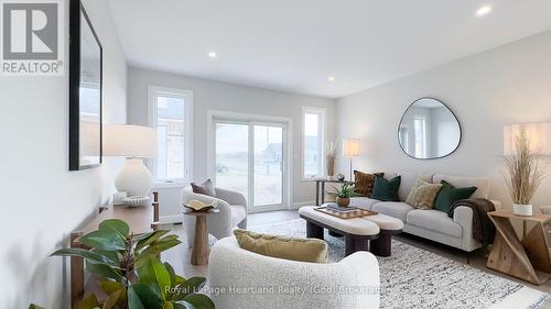 467 Woodridge Drive, Goderich (Goderich Town), ON - Indoor Photo Showing Living Room