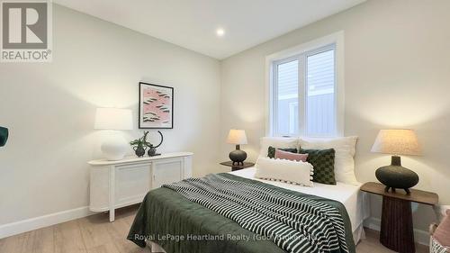 467 Woodridge Drive, Goderich (Goderich Town), ON - Indoor Photo Showing Bedroom