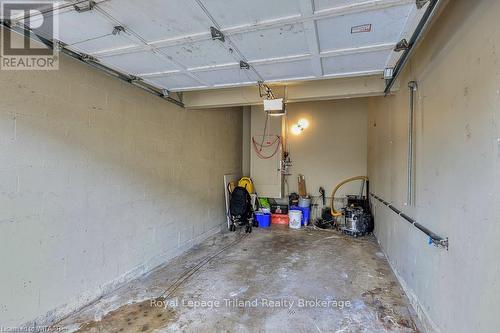 149 Deveron Crescent, London, ON - Indoor Photo Showing Garage