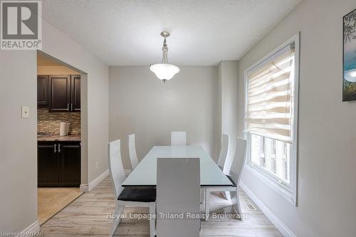 149 Deveron Crescent, London, ON - Indoor Photo Showing Dining Room