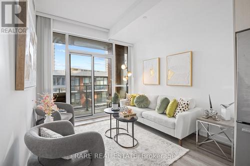 718 - 50 Bruyeres Mews, Toronto, ON - Indoor Photo Showing Living Room