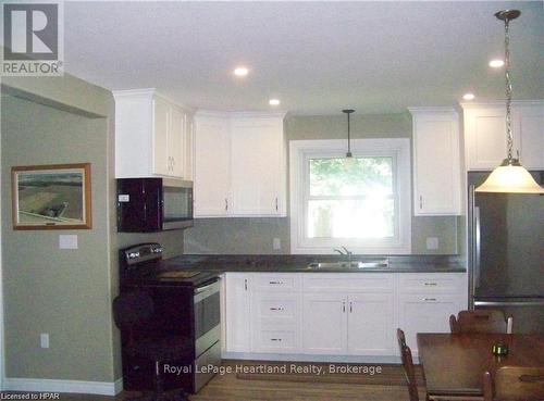 103 Victoria Street E, North Huron (Wingham), ON - Indoor Photo Showing Kitchen