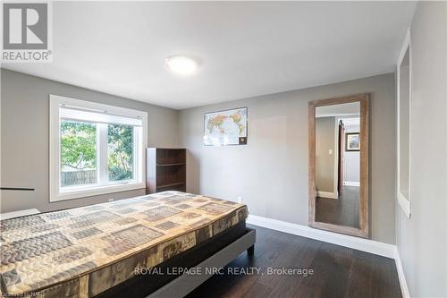 10 Thorold Road E, Welland (767 - N. Welland), ON - Indoor Photo Showing Bedroom