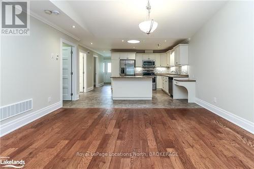 48 Clover Crescent, Wasaga Beach, ON - Indoor Photo Showing Kitchen