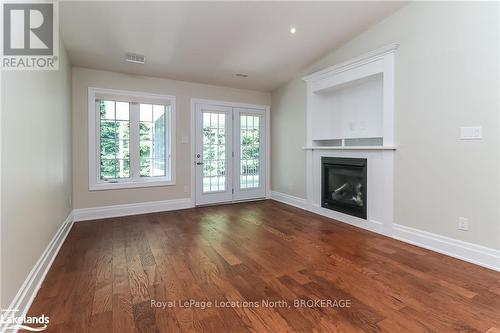 48 Clover Crescent, Wasaga Beach, ON - Indoor With Fireplace