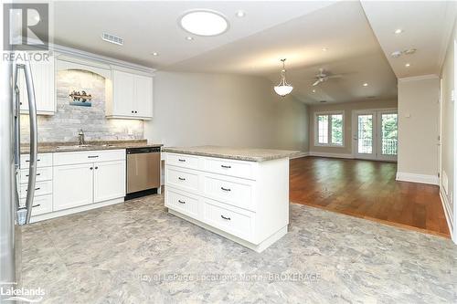 48 Clover Crescent, Wasaga Beach, ON - Indoor Photo Showing Kitchen