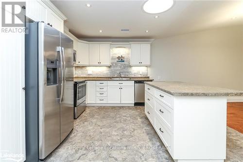 48 Clover Crescent, Wasaga Beach, ON - Indoor Photo Showing Kitchen With Stainless Steel Kitchen With Upgraded Kitchen