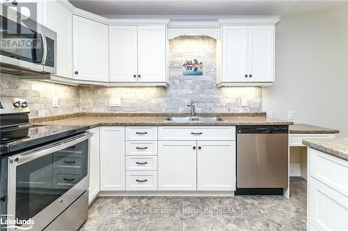 48 Clover Crescent, Wasaga Beach, ON - Indoor Photo Showing Kitchen With Stainless Steel Kitchen With Upgraded Kitchen