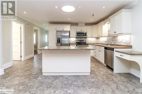 48 Clover Crescent, Wasaga Beach, ON - Indoor Photo Showing Kitchen With Stainless Steel Kitchen With Upgraded Kitchen