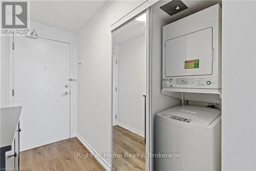 1601 - 36 Lee Centre Drive, Toronto (Woburn), ON - Indoor Photo Showing Laundry Room