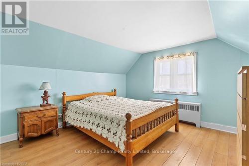 208 Concession Street, Kingston (East Of Sir John A. Blvd), ON - Indoor Photo Showing Bedroom