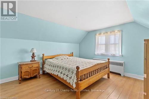 208 Concession Street, Kingston (East Of Sir John A. Blvd), ON - Indoor Photo Showing Bedroom