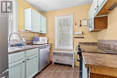 208 Concession Street, Kingston (East Of Sir John A. Blvd), ON - Indoor Photo Showing Kitchen