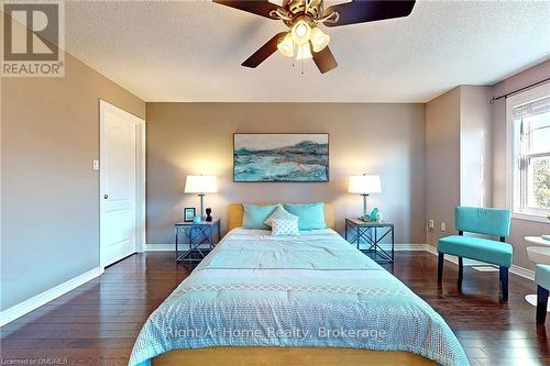 15 Brooking Court, Hamilton (Ancaster), ON - Indoor Photo Showing Bedroom