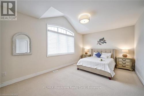 211 Sixteen Mile Drive, Oakville (1008 - Go Glenorchy), ON - Indoor Photo Showing Bedroom