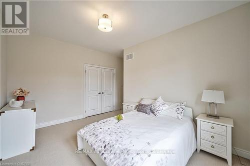 211 Sixteen Mile Drive, Oakville (1008 - Go Glenorchy), ON - Indoor Photo Showing Bedroom