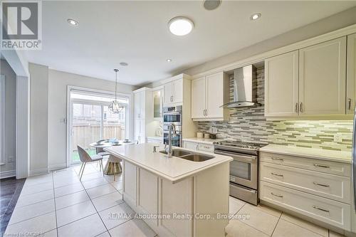 211 Sixteen Mile Drive, Oakville (1008 - Go Glenorchy), ON - Indoor Photo Showing Kitchen With Double Sink With Upgraded Kitchen