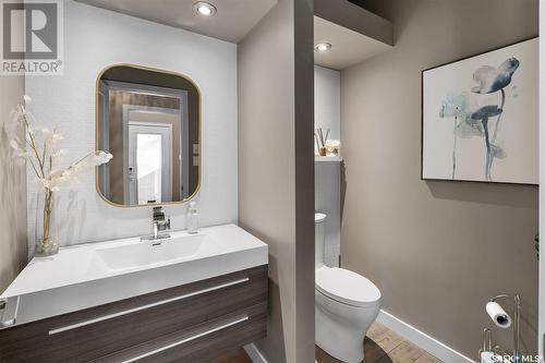 308A Willow Street E, Saskatoon, SK - Indoor Photo Showing Bathroom