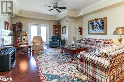 302 - 27 Beaver Street S, Blue Mountains (Thornbury), ON - Indoor Photo Showing Living Room