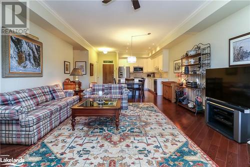 302 - 27 Beaver Street S, Blue Mountains (Thornbury), ON - Indoor Photo Showing Living Room