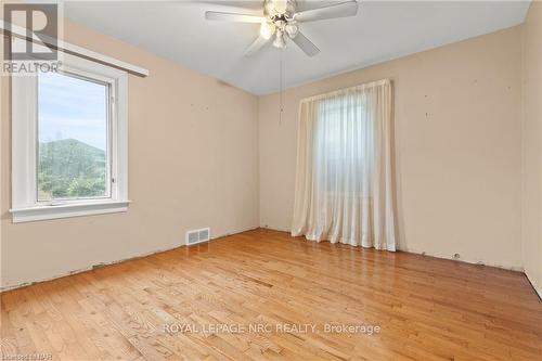 5648 Royal Manor Drive, Niagara Falls (215 - Hospital), ON - Indoor Photo Showing Other Room