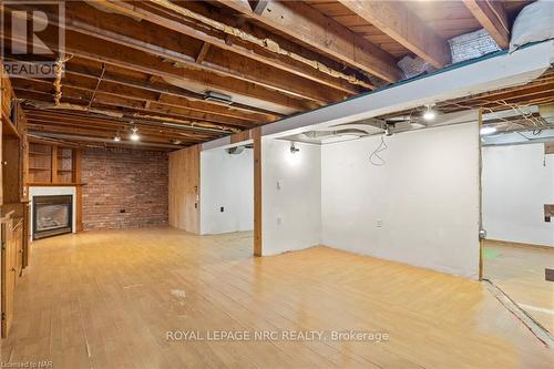 5648 Royal Manor Drive, Niagara Falls (215 - Hospital), ON - Indoor Photo Showing Basement