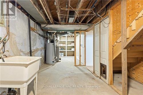 5648 Royal Manor Drive, Niagara Falls (215 - Hospital), ON - Indoor Photo Showing Basement