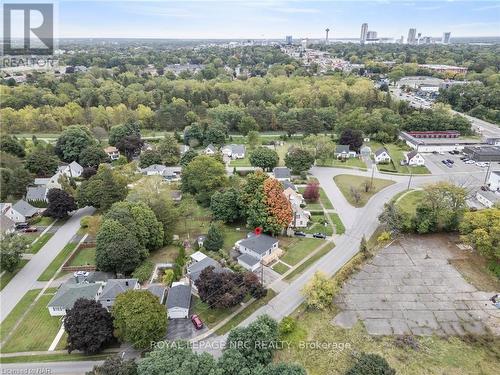 5648 Royal Manor Drive, Niagara Falls (215 - Hospital), ON - Outdoor With View