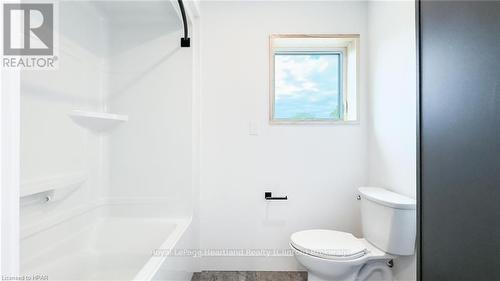 89 Isobel Street, Ashfield-Colborne-Wawanosh (West Wawanosh), ON - Indoor Photo Showing Bathroom