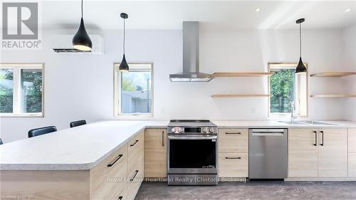 89 Isobel Street, Ashfield-Colborne-Wawanosh (West Wawanosh), ON - Indoor Photo Showing Kitchen With Upgraded Kitchen