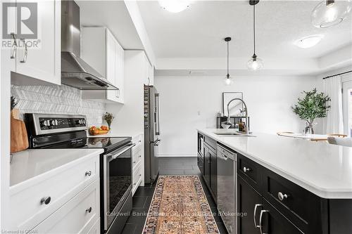 45 - 39 Kay Crescent Crescent, Guelph (Guelph South), ON - Indoor Photo Showing Kitchen With Upgraded Kitchen