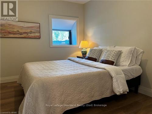 10 Jessie Street, Huron-Kinloss, ON - Indoor Photo Showing Bedroom