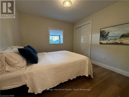 10 Jessie Street, Huron-Kinloss, ON - Indoor Photo Showing Bedroom