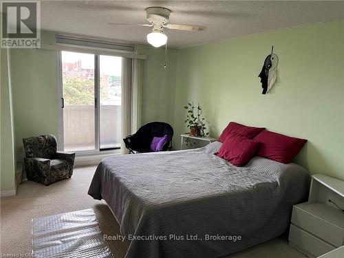 604 - 21 East Avenue S, Hamilton (Landsdale), ON - Indoor Photo Showing Bedroom