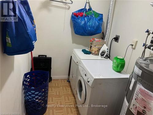 604 - 21 East Avenue S, Hamilton (Landsdale), ON - Indoor Photo Showing Laundry Room