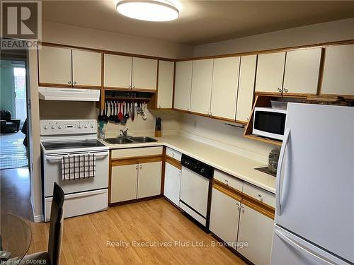 604 - 21 East Avenue S, Hamilton (Landsdale), ON - Indoor Photo Showing Kitchen With Double Sink