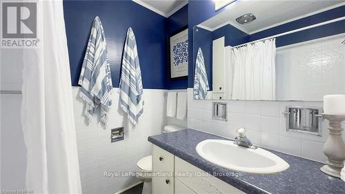 27 Bluewater Drive, Central Huron (Goderich Twp), ON - Indoor Photo Showing Bathroom