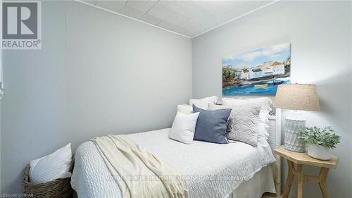 27 Bluewater Drive, Central Huron (Goderich Twp), ON - Indoor Photo Showing Bedroom