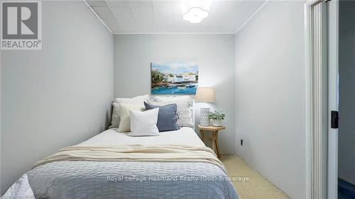 27 Bluewater Drive, Central Huron (Goderich Twp), ON - Indoor Photo Showing Bedroom