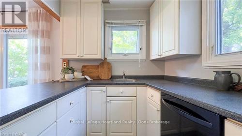 27 Bluewater Drive, Central Huron (Goderich Twp), ON - Indoor Photo Showing Kitchen