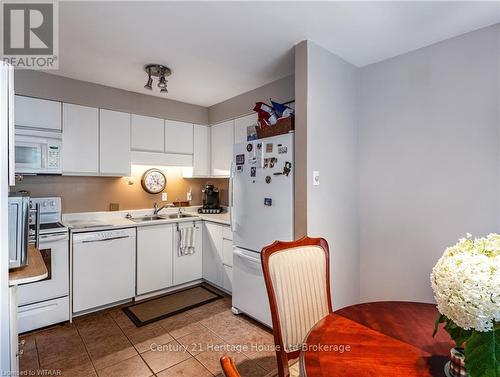 6 - 179 Ferguson Drive, Woodstock (Woodstock - South), ON - Indoor Photo Showing Kitchen With Double Sink