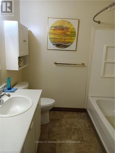 6 - 179 Ferguson Drive, Woodstock (Woodstock - South), ON - Indoor Photo Showing Bathroom