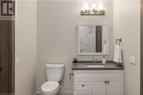 516 - 820 Gardiners Road, Kingston (East Gardiners Rd), ON - Indoor Photo Showing Bathroom