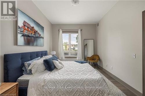 327 - 820 Gardiners Road, Kingston (East Gardiners Rd), ON - Indoor Photo Showing Bedroom