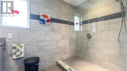 73399 London Road, Bluewater (Hay), ON - Indoor Photo Showing Bathroom