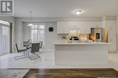 67 Hilts Drive, Richmond Hill, ON - Indoor Photo Showing Kitchen