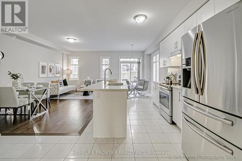 67 Hilts Drive, Richmond Hill, ON - Indoor Photo Showing Kitchen